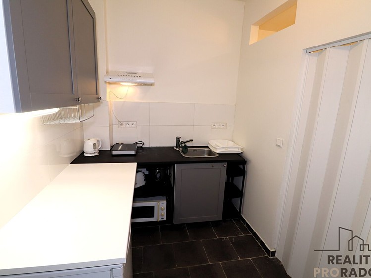 Pronájem bytu 1+1 30 m² - foto 1