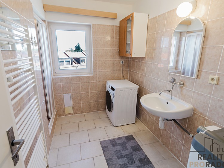 Pronájem bytu 2+1 69 m² - foto 3