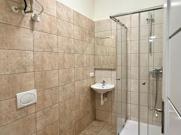 Pronájem bytu 3+kk 75 m² (Podkrovní) - foto 3