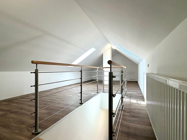 Pronájem bytu 3+kk 75 m² (Podkrovní) - foto 8