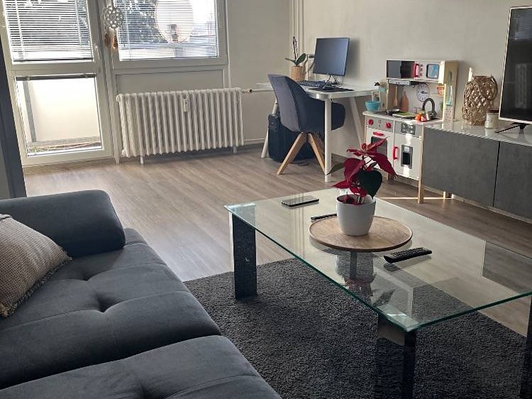Pronájem bytu 2+1 63 m² - foto 1