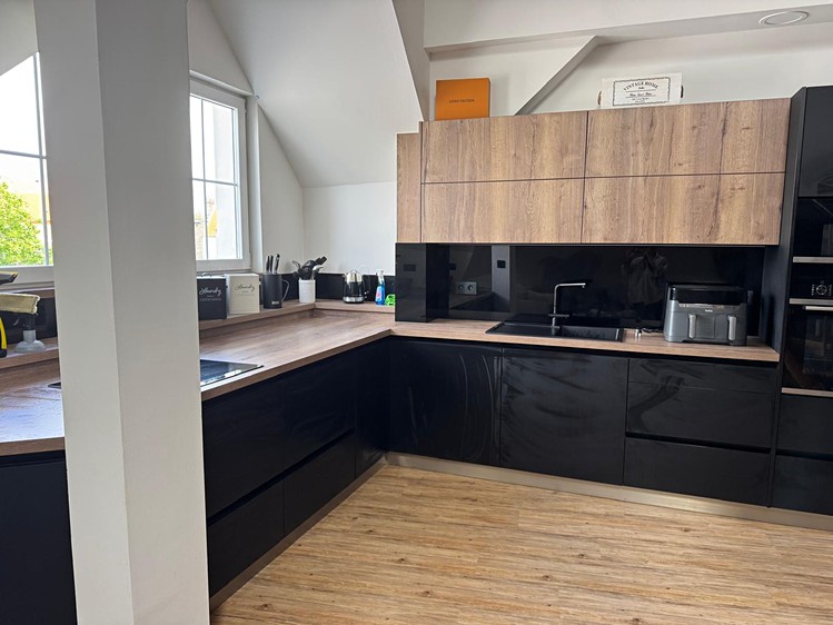 Pronájem bytu 3+kk 136 m² - foto 1
