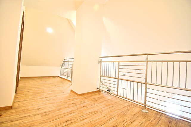 Pronájem bytu 3+kk 136 m² - foto 8