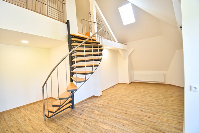 Pronájem bytu 3+kk 136 m² - foto 7