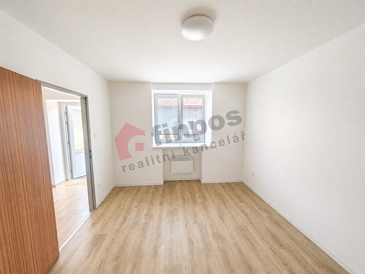 Pronájem bytu 1+kk 20 m² - foto 3