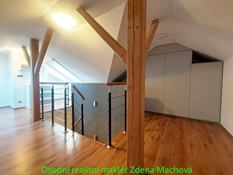 Pronájem bytu 3+kk 92 m² (Mezonet) - foto 8