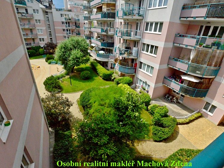Pronájem bytu 2+kk 55 m² - foto 6