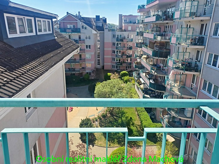 Pronájem bytu 2+kk 48 m² (Podkrovní) - foto 5