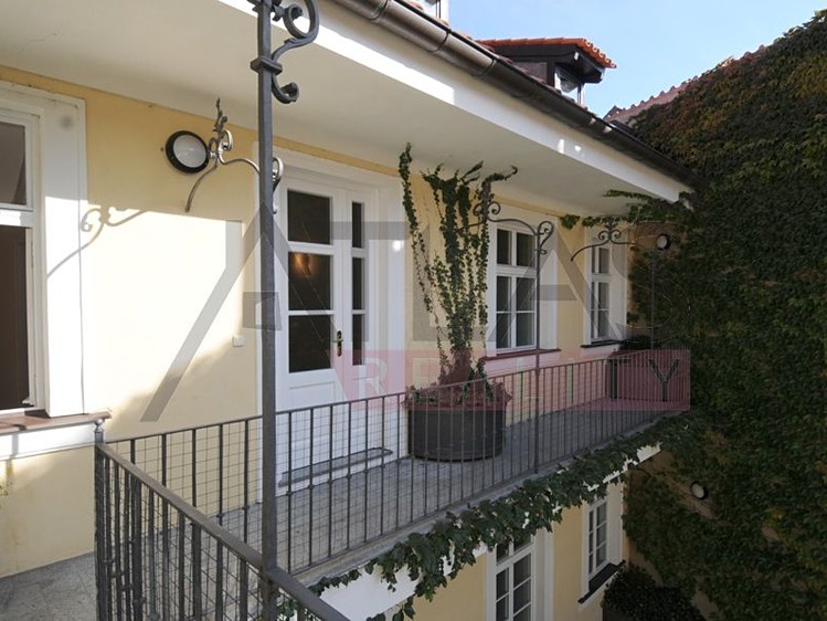 Pronájem bytu 4+1 170 m² - foto 3