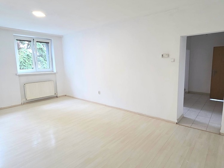 Pronájem bytu 3+1 80 m² - foto 4