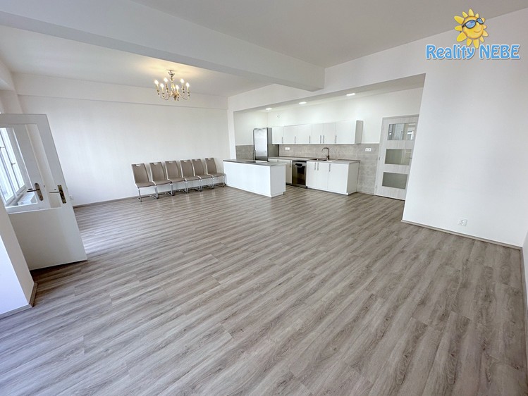 Pronájem bytu 3+kk 114 m² - foto 1