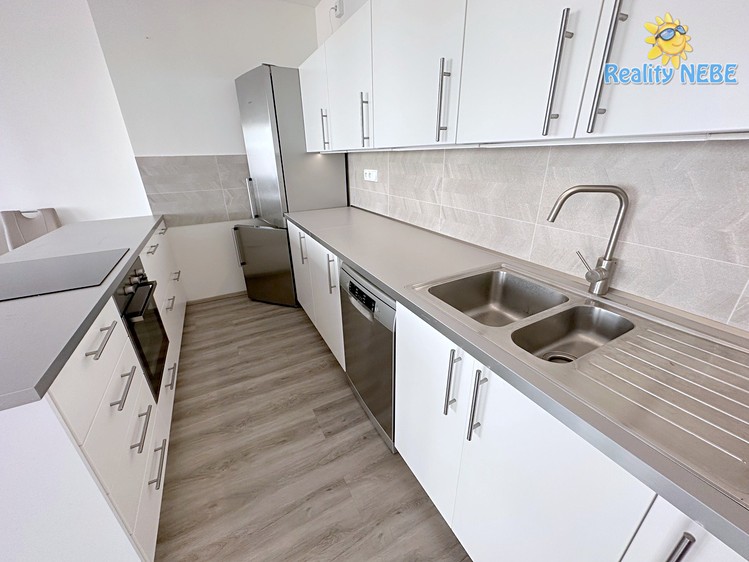 Pronájem bytu 3+kk 114 m² - foto 3