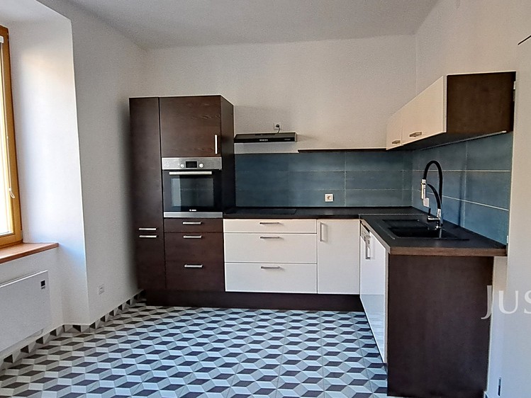 Pronájem bytu 3+1 64 m² - foto 1