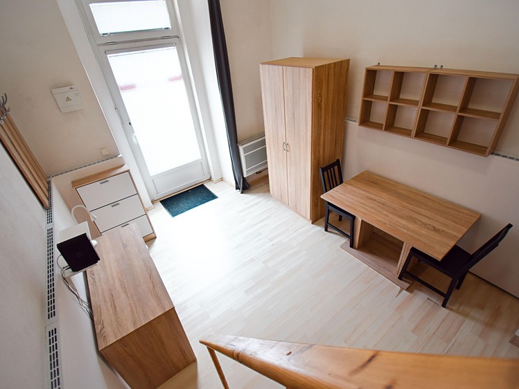 Pronájem bytu 1+kk 20 m² (Mezonet) - foto 7