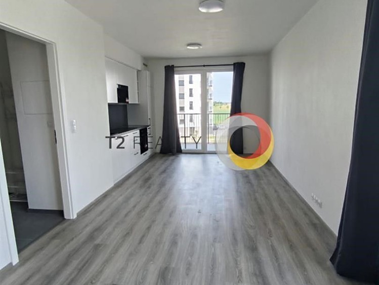 Pronájem bytu 1+kk 36 m² - foto 4