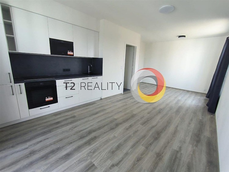Pronájem bytu 1+kk 36 m² - foto 1