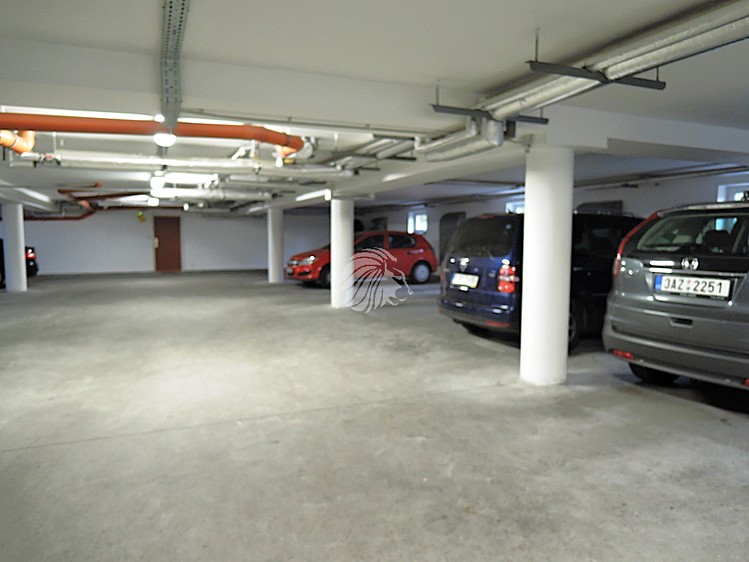 Pronájem bytu 4+kk 93 m² - foto 8