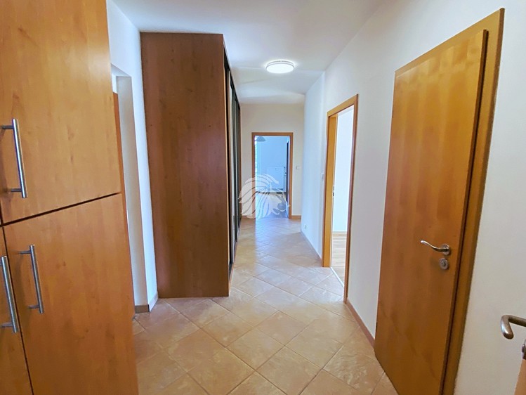 Pronájem bytu 4+kk 93 m² - foto 6