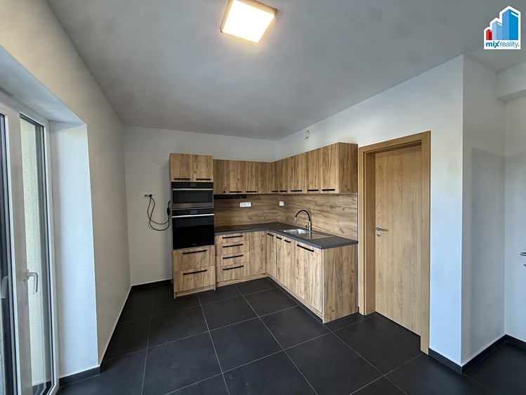 Pronájem bytu 2+kk 48 m² - foto 3