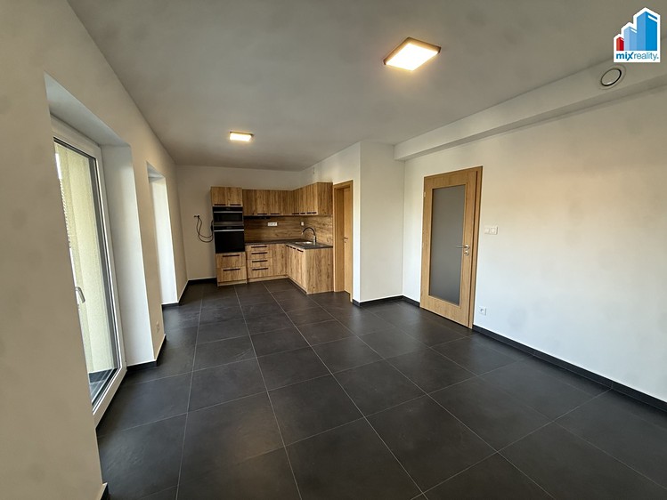 Pronájem bytu 2+kk 48 m² - foto 4