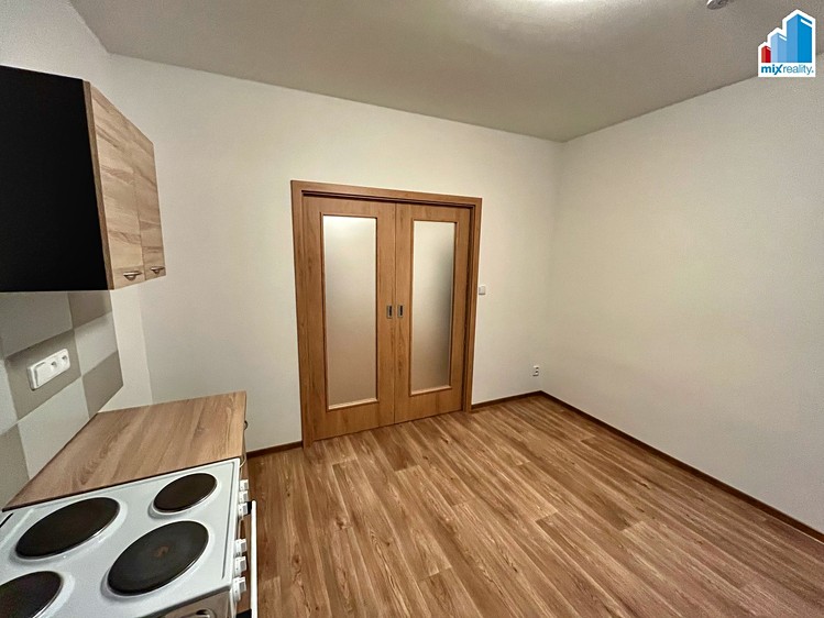 Pronájem bytu 1+1 33 m² - foto 5