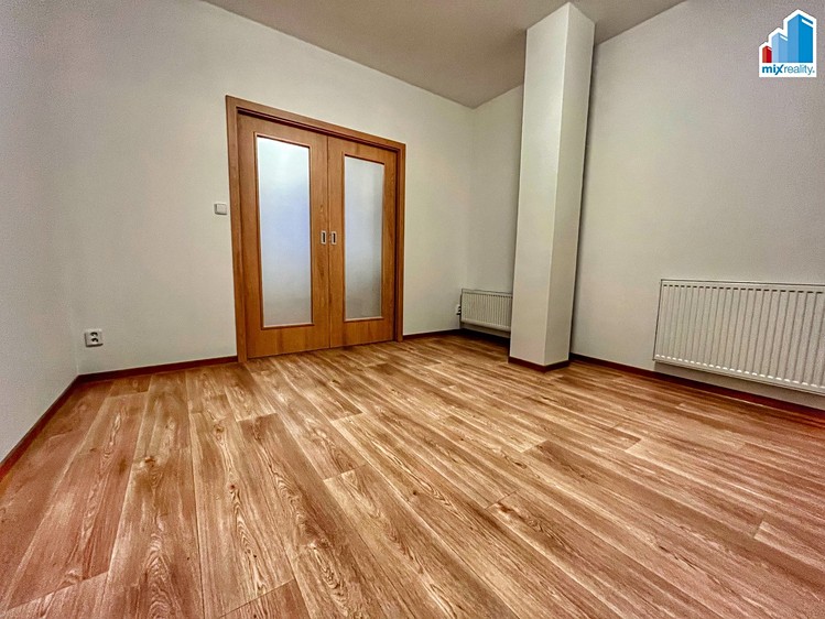Pronájem bytu 1+1 33 m² - foto 7