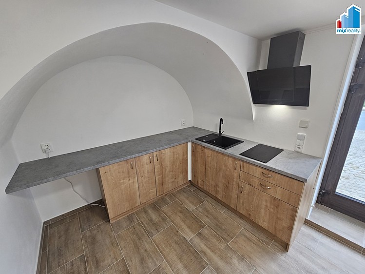 Pronájem bytu 1+kk 27 m² - foto 3