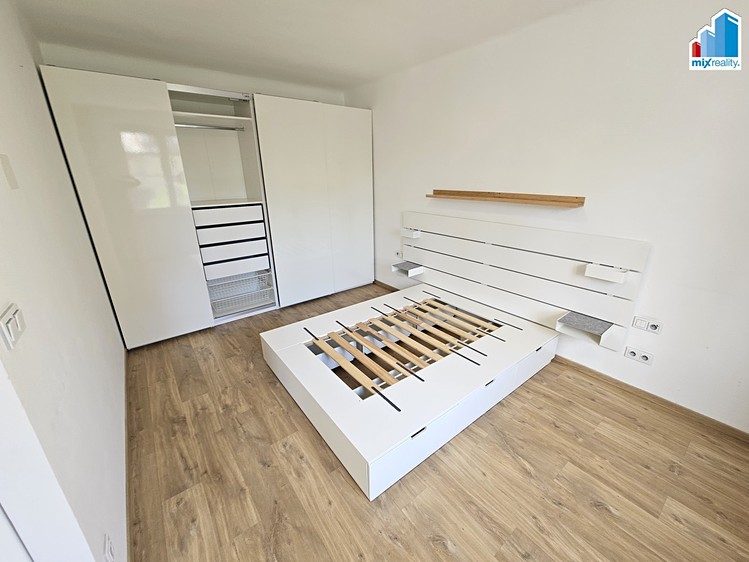 Pronájem bytu 1+kk 54 m² - foto 8