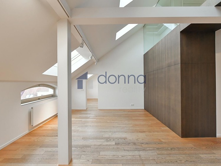 Pronájem bytu 3+1 130 m² (Mezonet) - foto 7