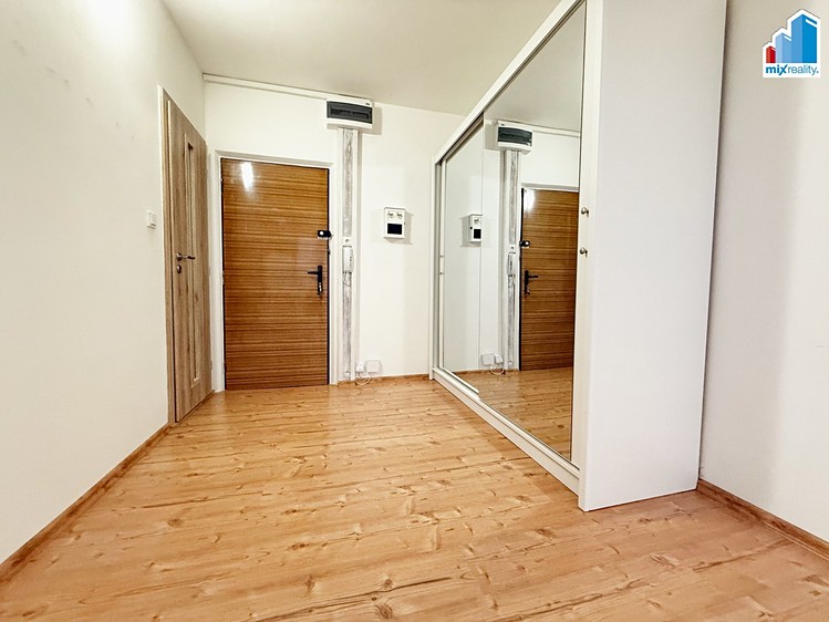 Pronájem bytu 2+1 64 m² - foto 8