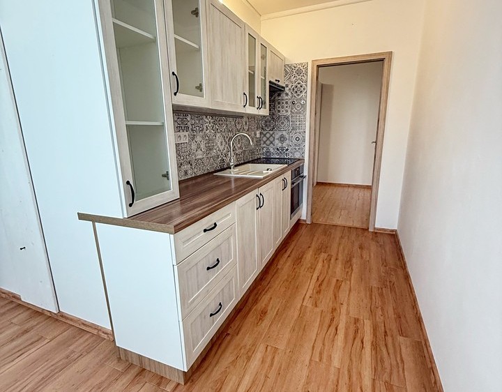 Pronájem bytu 2+1 64 m² - foto 7