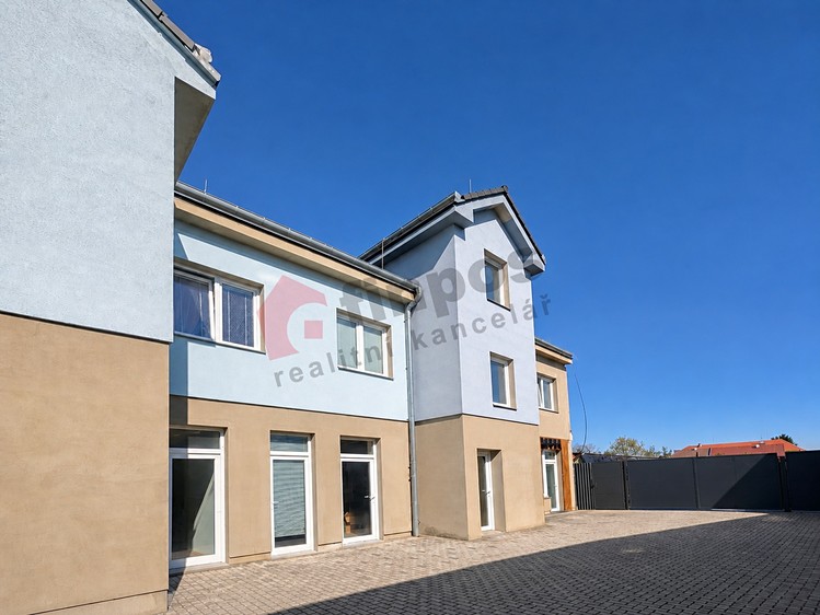 Pronájem bytu 1+kk 49 m² - foto 1