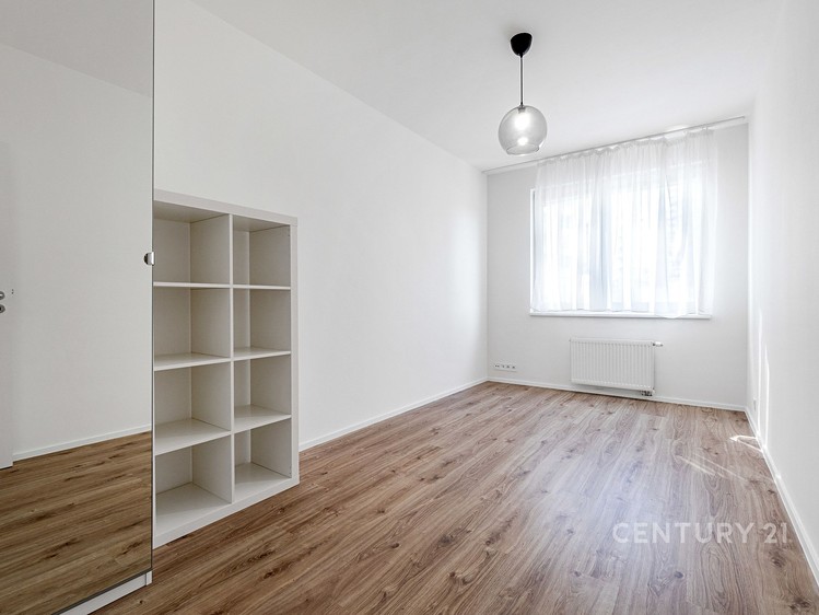 Pronájem bytu 3+kk 75 m² - foto 8