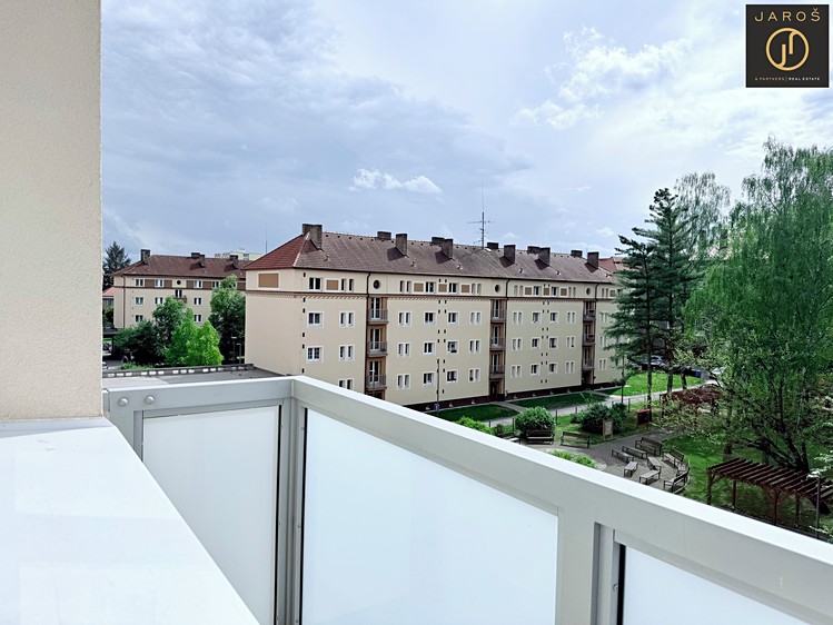 Pronájem bytu 2+1 61 m² - foto 3
