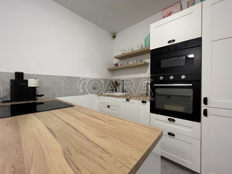 Pronájem bytu 2+kk 55 m² - foto 1