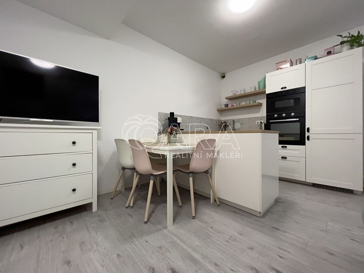 Pronájem bytu 2+kk 55 m² - foto 6