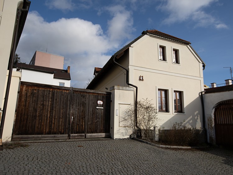 Pronájem bytu 2+kk 66 m² (Podkrovní) - foto 1