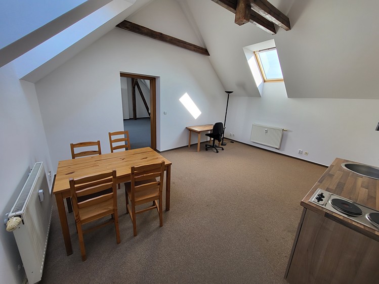 Pronájem bytu 2+kk 66 m² (Podkrovní) - foto 6