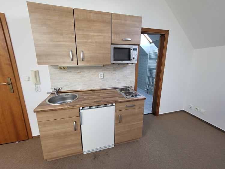 Pronájem bytu 2+kk 66 m² (Podkrovní) - foto 5