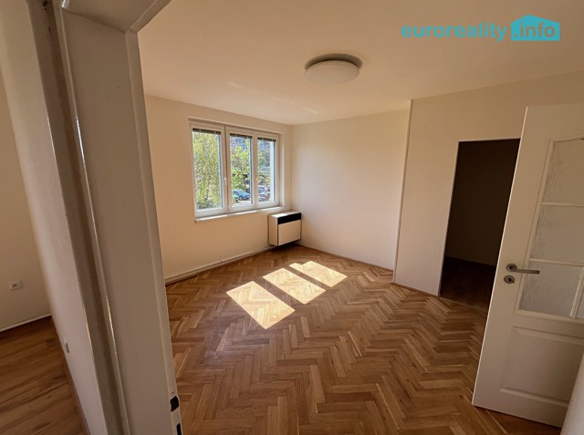 Pronájem bytu 3+kk 80 m² - foto 8
