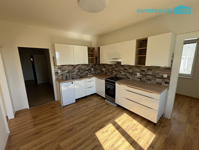 Pronájem bytu 3+kk 80 m² - foto 5