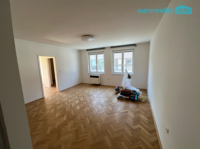 Pronájem bytu 3+kk 80 m² - foto 7
