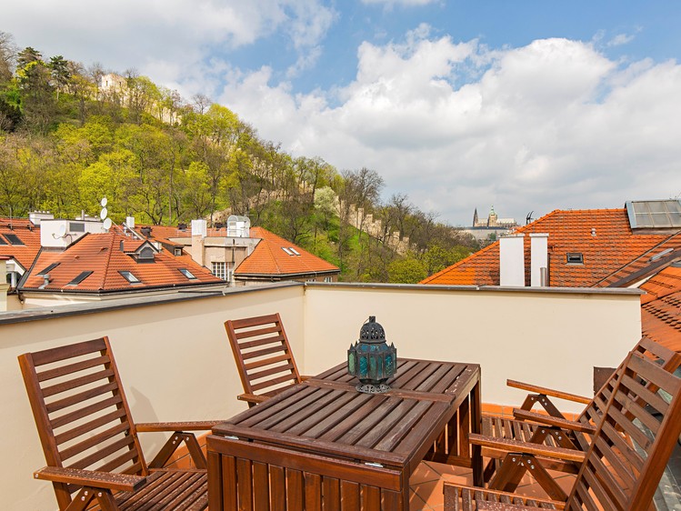 Pronájem bytu 4+1 265 m² (Mezonet) - foto 3
