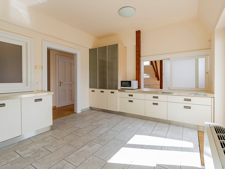 Pronájem bytu 4+1 265 m² (Mezonet) - foto 5