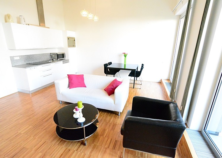 Pronájem bytu 3+kk 71 m² (Jednopodlažní) - foto 1
