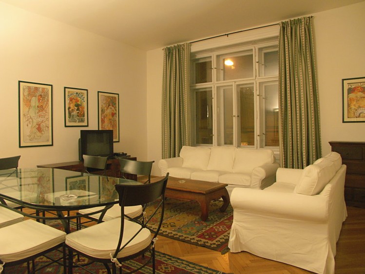 Pronájem bytu 3+1 81 m² (Jednopodlažní) - foto 1