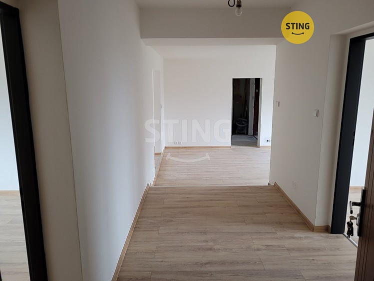 Pronájem bytu 3+1 74 m² - foto 1