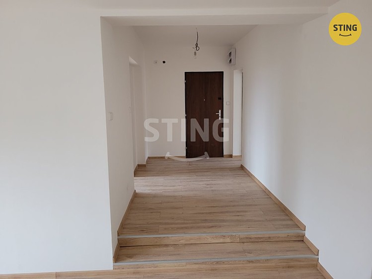 Pronájem bytu 3+1 74 m² - foto 4
