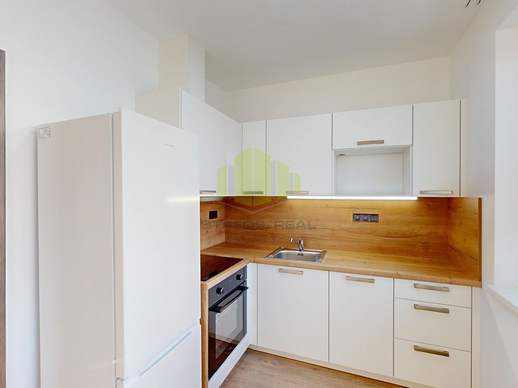 Pronájem bytu 3+kk 78 m² - foto 3