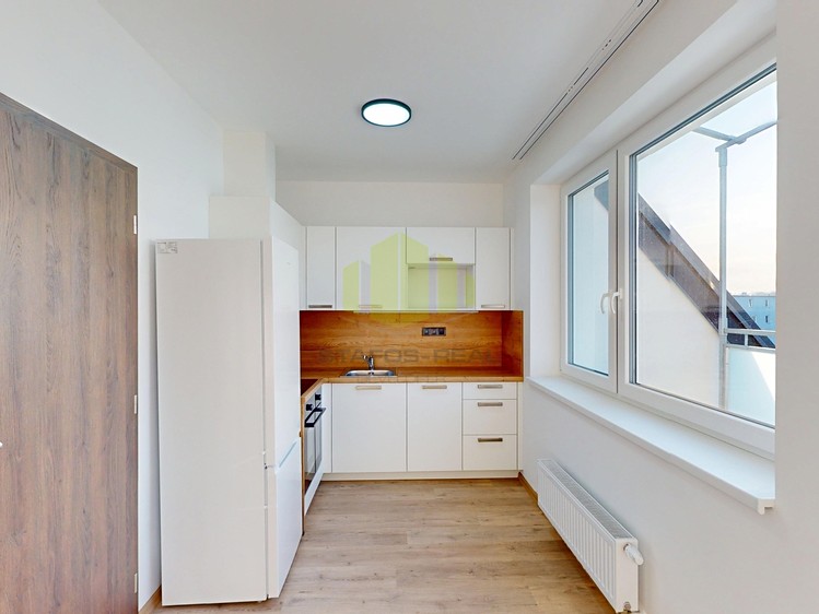 Pronájem bytu 3+kk 78 m² - foto 2